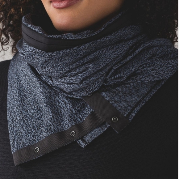 Lululemon Vinyasa Wrap Running Jacquard Blue Denim Scarf - Picture 1 of 10